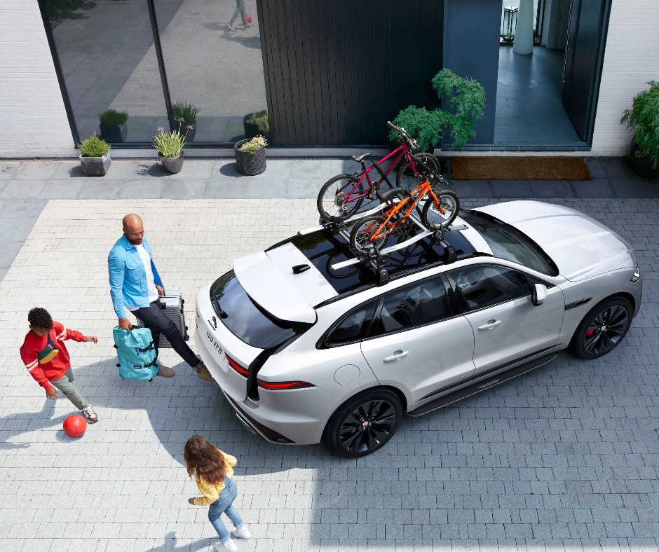 TaggartsGroup's tweet photo. Discover your perfect combination of performance, style and practicality. 
Test drive Jaguar F-PACE Electric Hybrid. Click below.
https://t.co/azshdrJryk
 #Jaguar https://t.co/paZzIoBCof