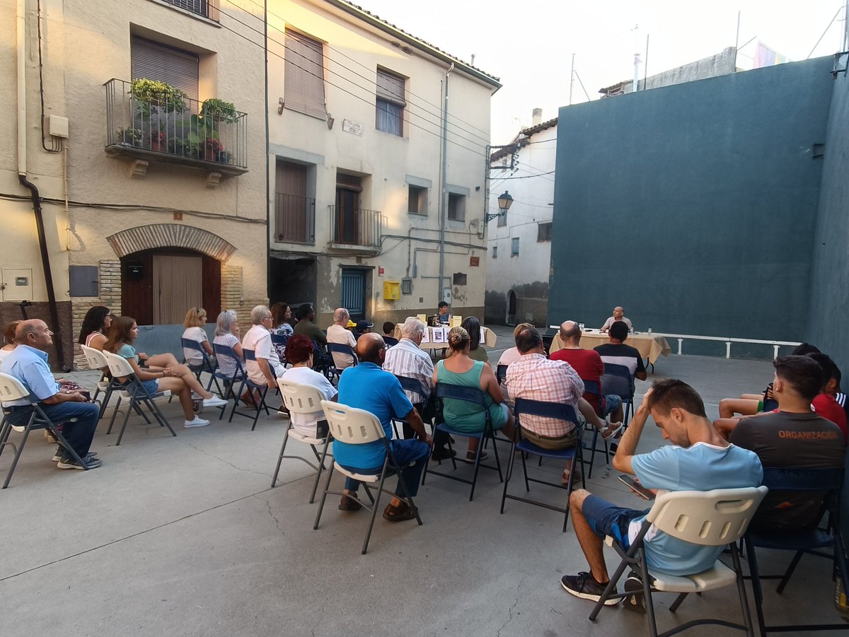 AlbamaLiteraria's tweet photo. Se avecinan nuevas presentaciones! Gracias Colungo por el espectacular recibimiento este verano y por su interés en las obras de Chesús de Mostolay y El Somontanés. ¿Aún no lo tienes y te gusta la cultura aragonesa?Pues ya sabes... https://t.co/rnyO8H1Zro https://t.co/augMUImkBB
