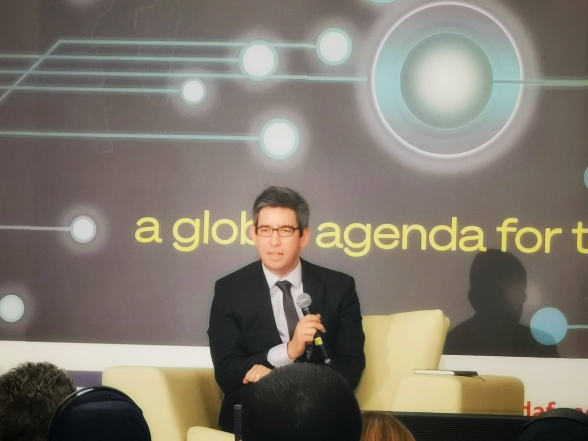 MihaiStescu's tweet photo. At @ITU PP22 @davesgoldman , from @SpaceX says that "the last mile" of 2.7 billion not connected people should be addressed in a fastest way possible and in an affordable way. Having thousands of satellites is not enough if people will not  afford a connection kit. https://t.co/VvRLyxd48Y