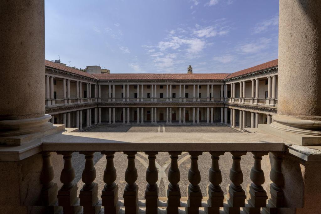 cppluxury's tweet photo. Portrait Milano, the brand new ultra luxury hotel by Lungarno Collection (Ferragamo family) opens November 23, 2022 with rates starting at EUR 1,050
#PortraitMilano #Milan #PortraitHotels #LungarnoCollection #luxuryhotels #luxuryhospitality #finedining #newopening @LungarnoTweet https://t.co/8I0EZTB7sH