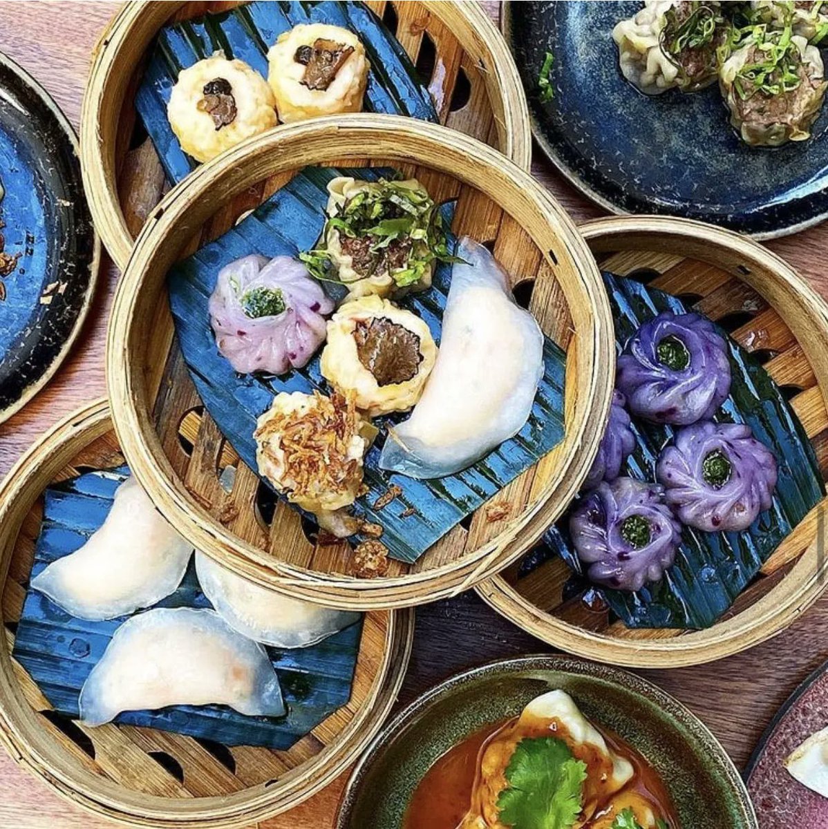 ParisArtDeVivre's tweet photo. Considered the best #baos on the #RiveGauche in #Paris, the #SteamBar provides a unique experience between #HongKong and #Tokyo cuisines by #chefWong, formerly at the @ShangriLaParis. #DimSums, #gyozas, #mochis also to die for!
๐๐๐๐ถ
Steam Bar, 2 rue du Sabot, 75006 #Paris https://t.co/Wd4bdOOZtj