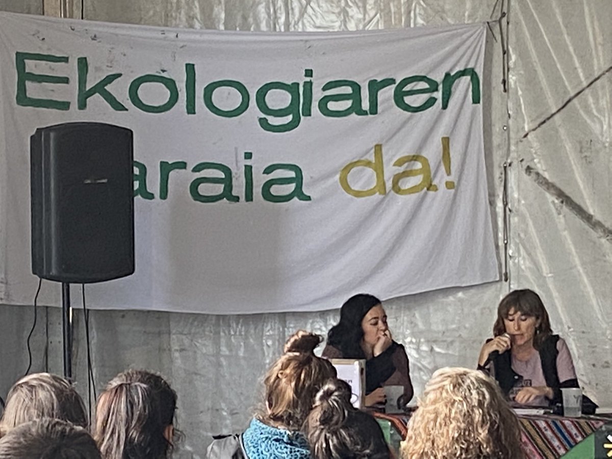 IratzarFundaz's tweet photo. ♻️Txirikordatzen bizitza bizigarriak #ekofeminismo|tik❗️#feminismoa #ekologismoa #nekazaritza #digitalizazioa #burujabetza #intersekzionalitatea #elikadura #lurraldetasuna #bizitza #eskubidea #natura #gorputza #zaintza #ardura #desioa #politika+ (K) @ekotopaketak @SastrakaGaztetx https://t.co/08TOVQ5w0l