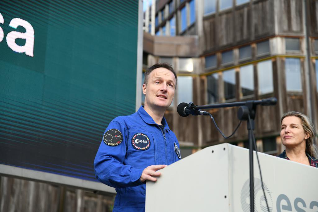 retweet @ esa: RT <a href="/ESA_Tech/">ESA Technology</a>: The idea behind today’s #ESAOpenDay at #ESATech Centre #ESTEC is to let people with disabilities tour the site at their own pace in a calm environment - everyone is part of Europe’s space adventure!