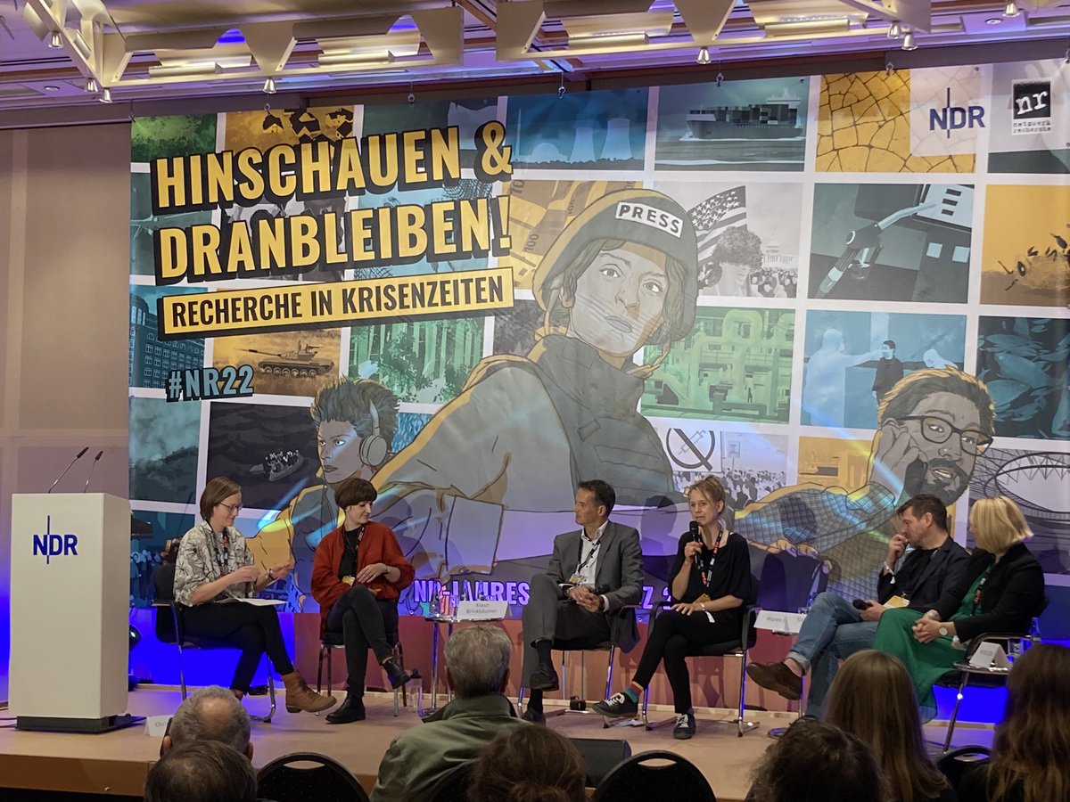 #Klima kapert doch noch die Hauptbühne auf der #nr22 <a href="/SaraSchurmann/">Sara Schurmann</a> @PositiveMaren <a href="/hannah_suppa/">Hannah Suppa</a> <a href="/nrecherche/">Netzwerk Recherche</a>