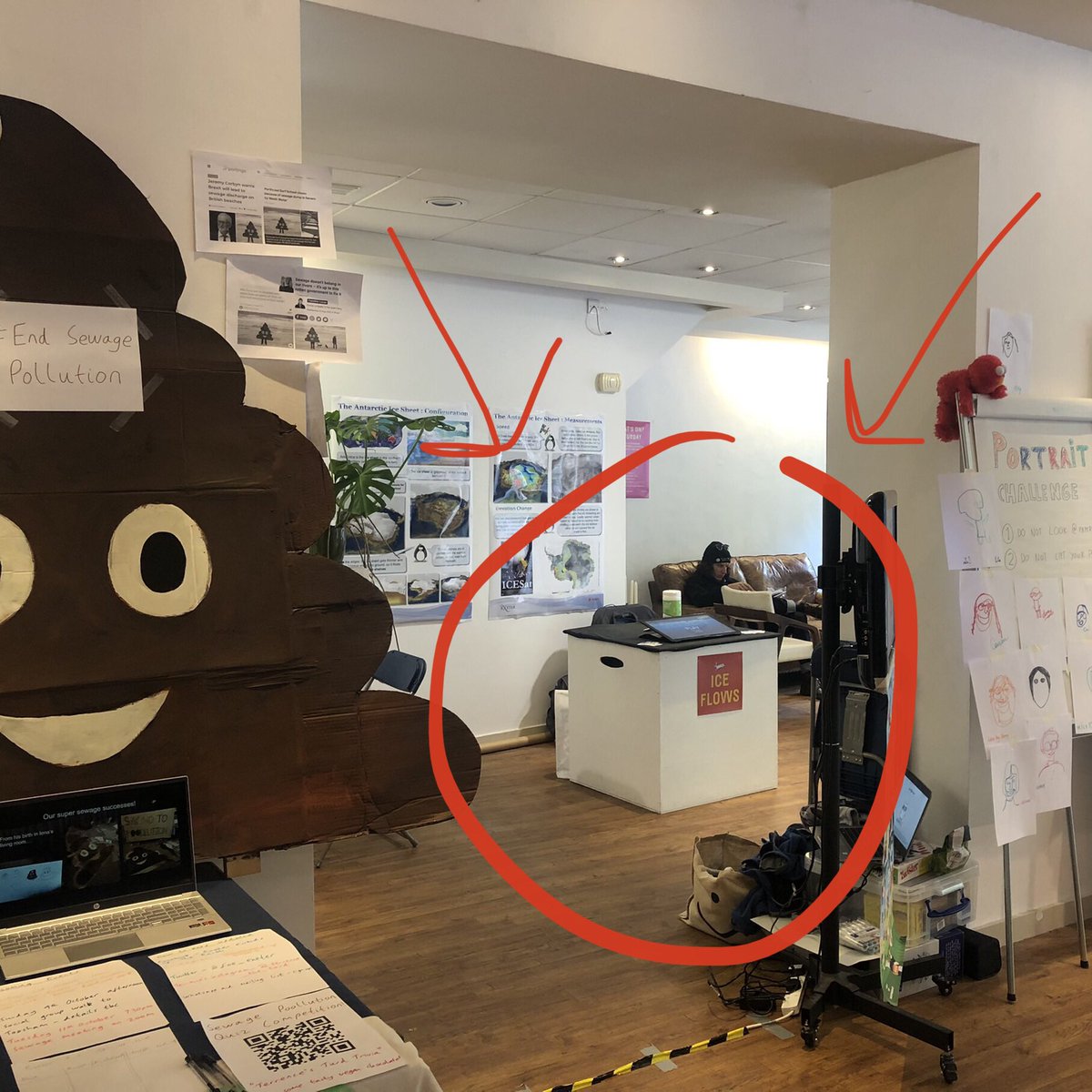 iceflowsgame's tweet photo. When you’re not only hidden behind a pillar but also a giant 💩. If anyone is in the Exeter and wants to talk about frozen worlds 🐧🦭🐻‍❄️🐟 come along to the @MaketankExeter on Paris Street 10-4 today (Sat). (Also other fun stuff available!) https://t.co/73juBWELb9