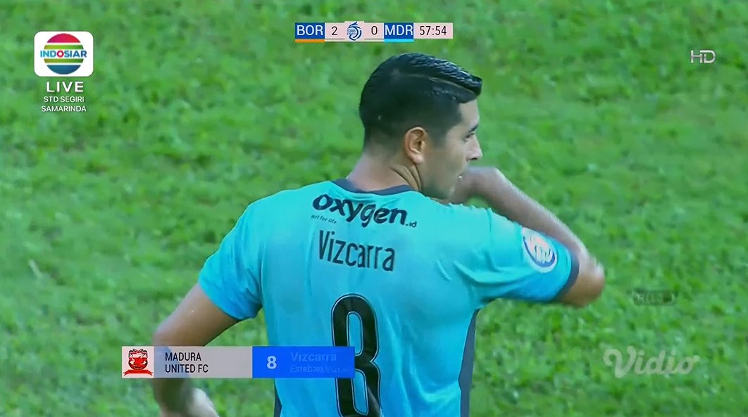 Indosiar's tweet photo. 57' Kartu kuning kembali diberikan kepada pemain Madura United yaitu Esteban Vizcarra

#BRILiga1 #indosiarrumahsepakbolaindonesia #IndosiarSports #BorneoFCDay #MaduraUnitedDay https://t.co/Nc8mjCDhuP