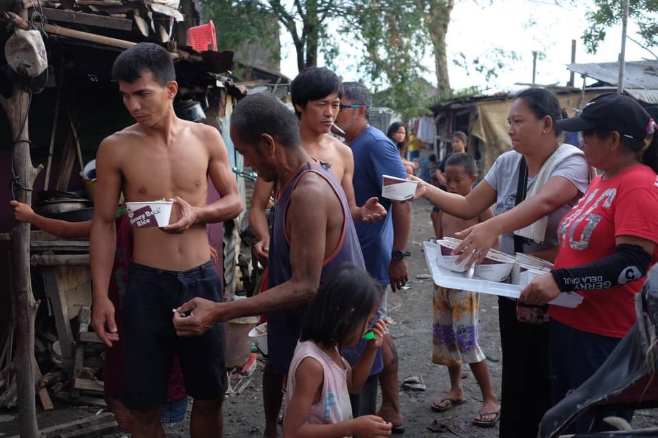 abby_pabro's tweet photo. Art Relief Mobile Kitchen is continuously cooking hot meals in the Province of Nueva Ecija for affected individuals of #TyphoonKarding. Visit our Facebook Page to get to know how you can support this mission.
photo credits: ARMK page, Synth, Precious https://t.co/QZBpUACTRy