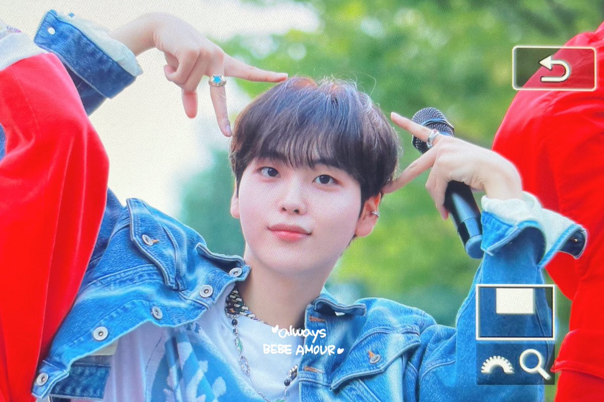 221001 아 송형준 너ㅓㅓ무 기여워🫶🏻

#송형준 #형준 #크래비티 #CRAVITY