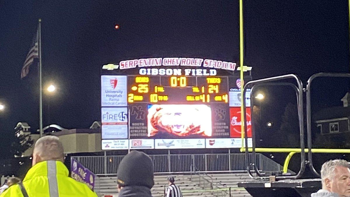 BEARS took the WIN against Twinsburg last night with a final score of 25-24! GO BEARS 🐻