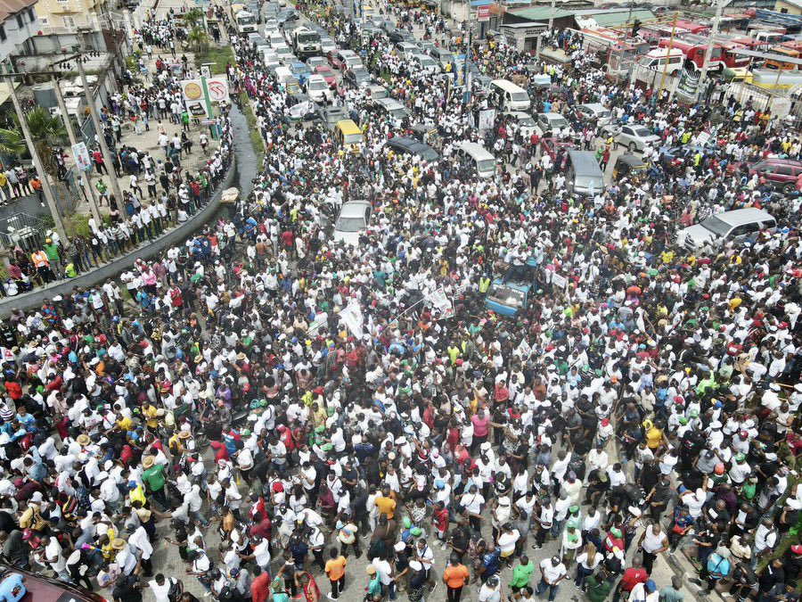 Elkrosmediahub's tweet image. “4 people tweeting in a room”😊😊
#LagosObiDattiRally