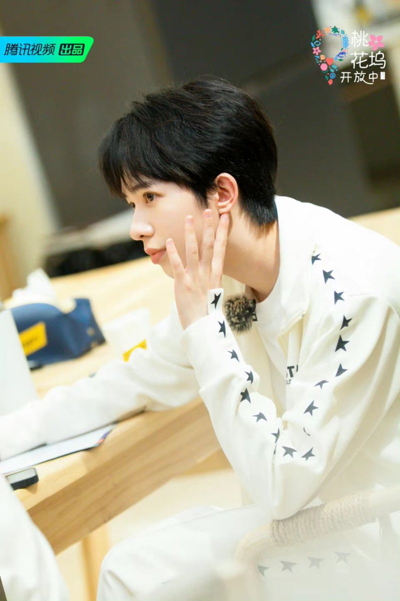 TF_FamilyTH's tweet photo. 📷 221001 时代峰峻影视部官博 

桃花坞开放中 x #LiJunhao #李俊濠 https://t.co/W3lLMYscoq