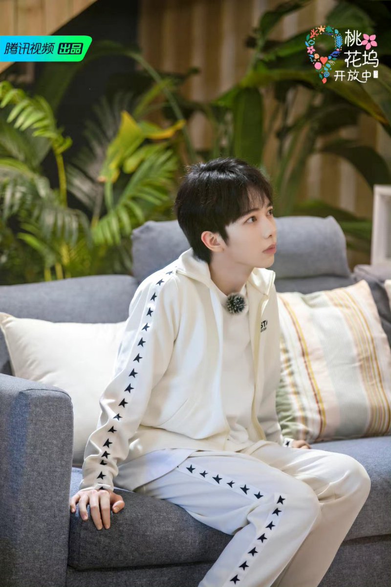 TF_FamilyTH's tweet photo. 📷 221001 时代峰峻影视部官博 

桃花坞开放中 x #LiJunhao #李俊濠 https://t.co/W3lLMYscoq