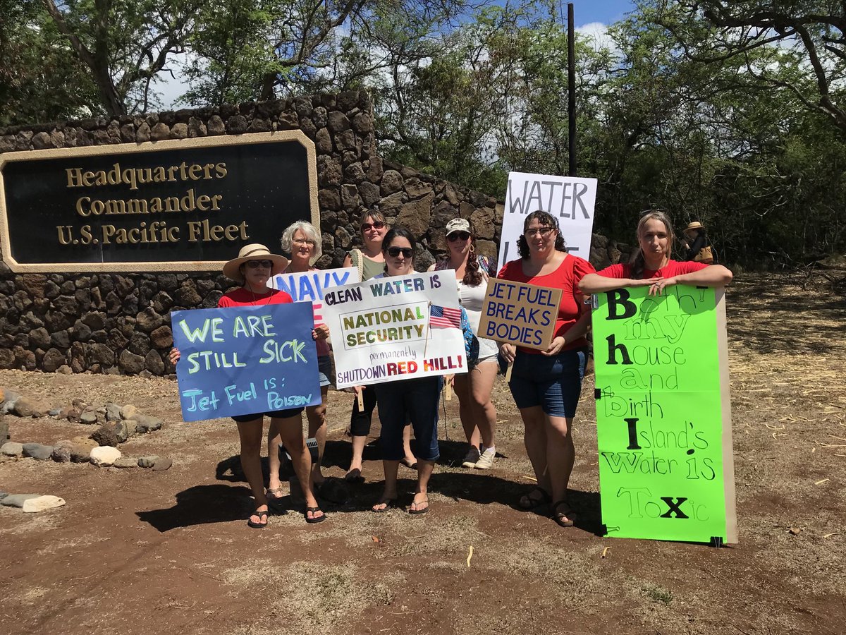 Our Kiaʻi &amp; Red Hill affected military families show up outside of Pacific Fleet Command demanding to speak with @SecDef yesterday. We must ensure they understand the Navy’s waterline remains contaiminated &amp; Red Hill must be drained immediately. 

#ShutDownRedHillNow