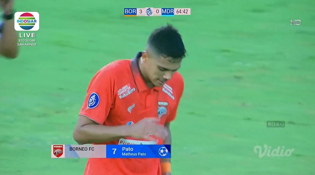 Indosiar's tweet photo. 65' Gooooll! Matheus Pato berhasil HATTRICK dipertandingan sore ini! 

@BorneoSMR 3 vs 0 @MaduraUnitedFC
 
#BRILiga1 #indosiarrumahsepakbolaindonesia #IndosiarSports #BorneoFCDay #MaduraUnitedDay https://t.co/CbDILArVdg