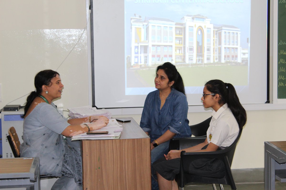 shriramindore's tweet image. #PTM2022 #PTMday #srcsindore #ParentsTeacherMeeting #collaboration #feedback #growingtogether