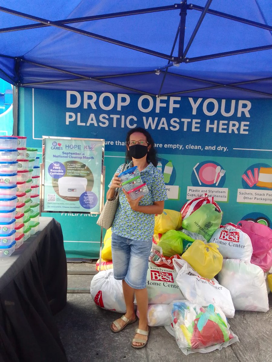 genhopeph's tweet photo. We salute this #HOPEHero who deposited 42 kilograms of plastic at our @smmegamall drop-off point! 💪 Thank you for inspiring us to be more conscious of our plastic footprint. 💙

You can take part in our fight against plastic waste too by heading to a collection site near you. 🌏 https://t.co/S5sLwZKLIG