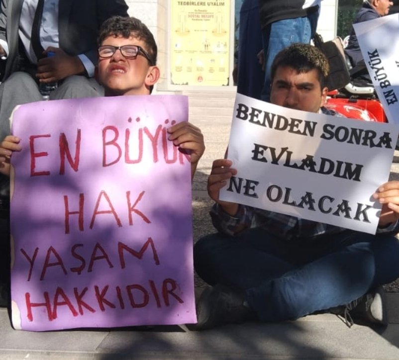 efesadullahh's tweet photo. Otizm Meclisimizin Erzurum'da ki basın açıklamasında birlikteydik https://t.co/7U3ApESpeE