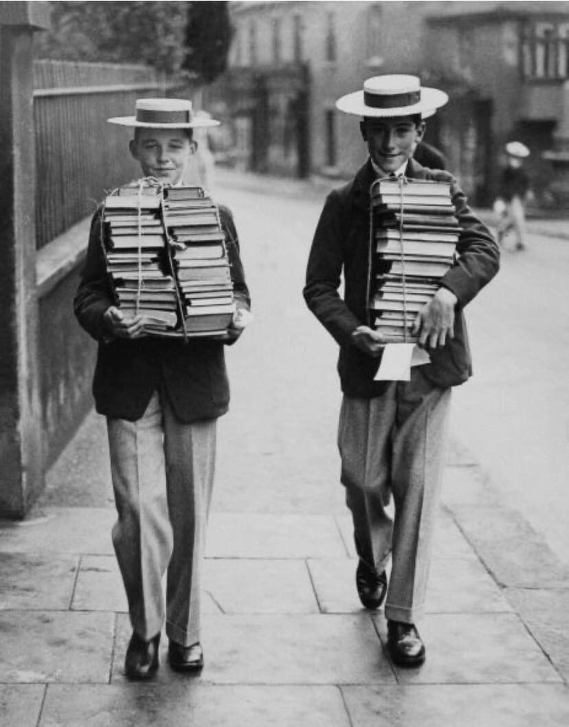 gestopoetico's tweet image. 📖 «Desde que existe el libro nadie está completamente solo, pues tiene al alcance de su mano el presente y el pasado, el pensar y el sentir de toda la humanidad».

🖌 Stefan Zweig