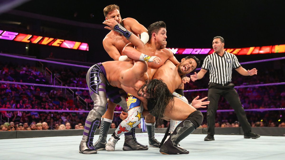 Love it when everybody gets put in a submission in a multi man match, it’s so silly but that’s wrestling!

#wwe #WWESmackdown #SmackDown #WWE2K22 #WWENXT #WWERaw #wrestling #prowrestling #withoutcontext #outofcontext #wrestlingmeme #wwememe #cruiserweight #wrestle #wwefunny
