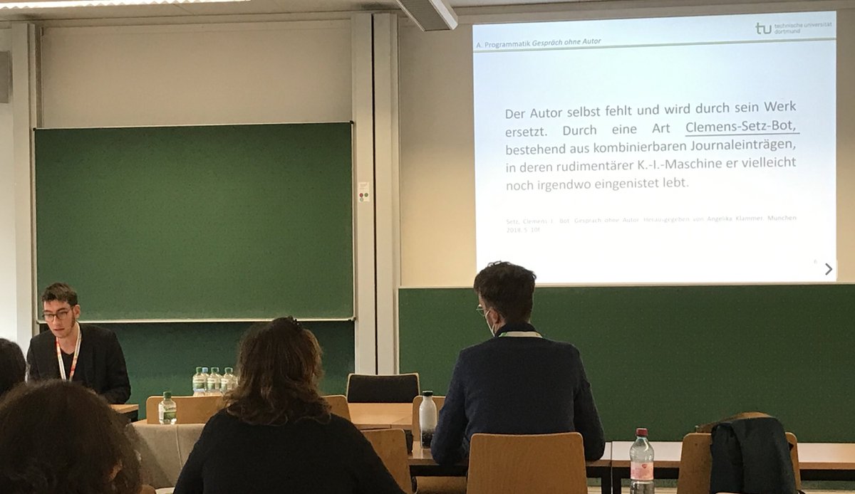 NetzLW's tweet photo. Dann sprach Jano Sobottka über „Bot.Gespräch ohne Autor“ von @clemensetz und gab Hinweise aus einem Seminar über #UnkreativesSchreiben. Ein gutes Beispiel für die Verknüpfung von #DigiLit-Analyse und der Reflexion über didaktische Effekte. (3/5)
#Germanistiktag2022 #NetzLW https://t.co/1HcNVdkFIz