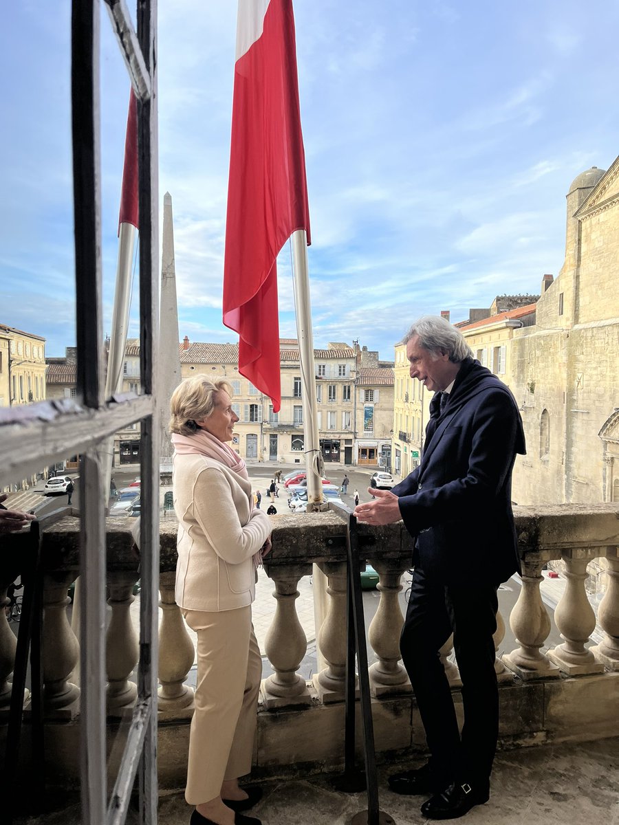 CarolisPatrick's tweet photo. Très heureux d’accueillir ce matin @carolinecayeux, Ministre des collectivités territoriales. 

Une belle visite de terrain autour du plan #ActionCoeurdeVille, qui prouve que les choses avancent lorsqu’on s’en occupe. 👍 https://t.co/0wH0Q7qCSi