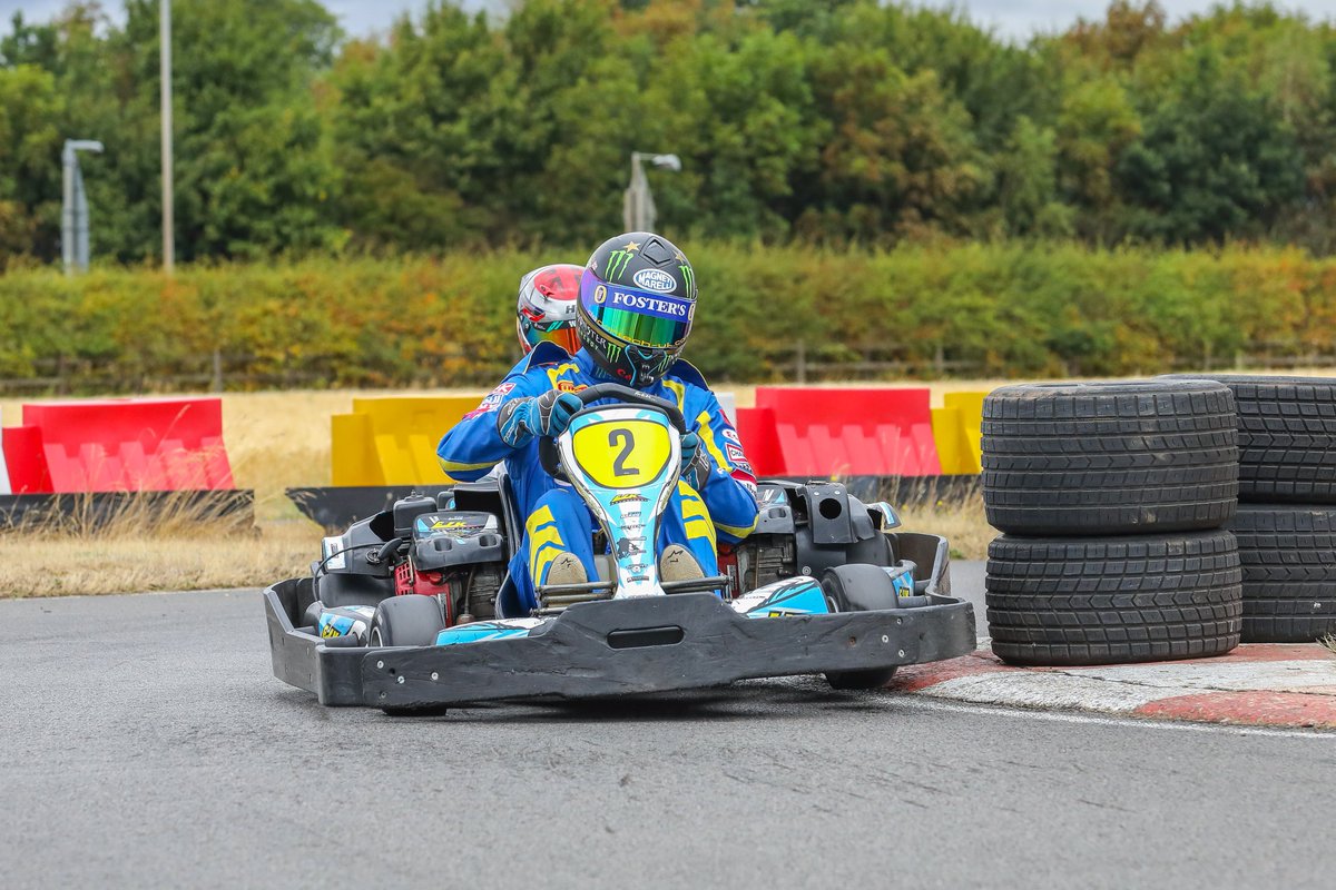 SimonCleaver7's tweet photo. Elk nottingham 3 hour endurance race https://t.co/euvwVTPCtq