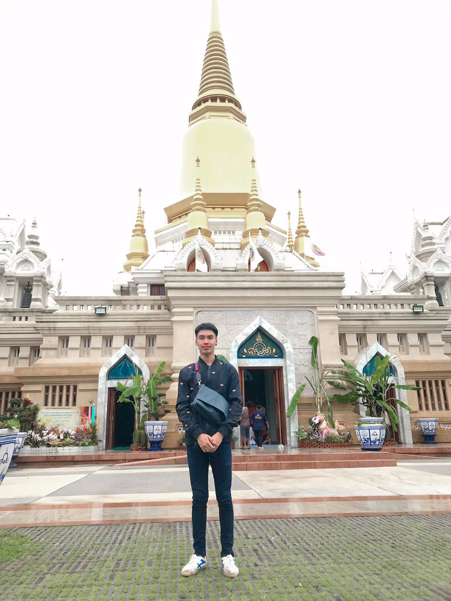bankbb154's tweet photo. ทำไมคนแบบเราไม่สมหวังจากความรักเลย #ถ้างั้นก็โสดต่อไป 😁 https://t.co/P7ZTQCFEmz