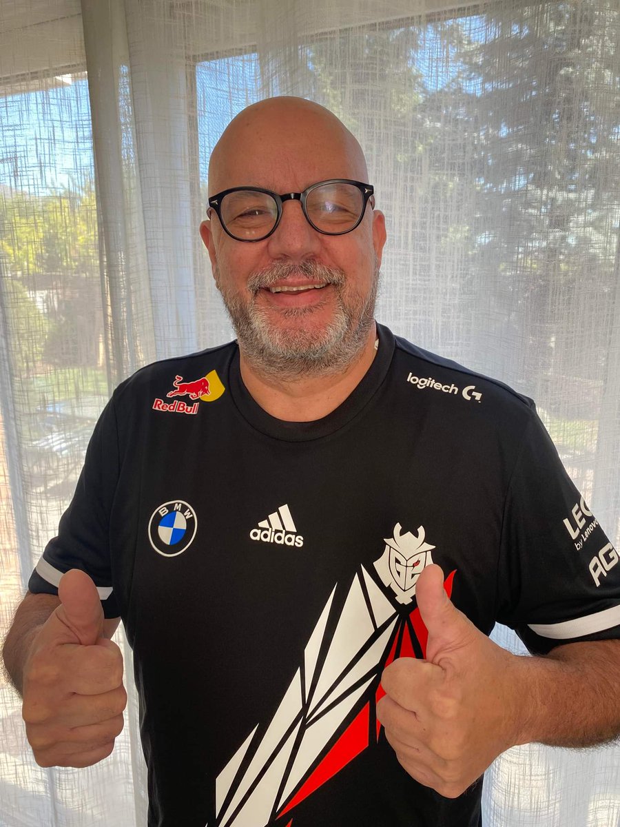 CAPS_dad's tweet photo. @G2esports @G2Caps @G2Jankos @Targamas @BrokenBlade @Flakked_LoL @RomainBigeard @rodrigo_rlt @DylanFalcoLoL @Ra4fk 🎈🏆🎈 Worlds 💙NA❤️ NYC 🎀
     G2 😎Esport😃Gents😎
😎🤸‍♀️coming😃🤸‍♂️to😀🕺town 🚀
Love🏃‍♂️
❤️Love🏃‍♂️
🏃‍♂️❤️Love🏃‍♂️
❤️🏃‍♂️❤️All you need❤️is Love 🏃‍♂️
    😍G2phoria😍believe😀
        💪release the chains💪🏋‍♂️👍
🌊
  &amp; 💙 GG 💪Fight💪Fight🔥🏃‍♂️🔥 https://t.co/DpDTUapCYd