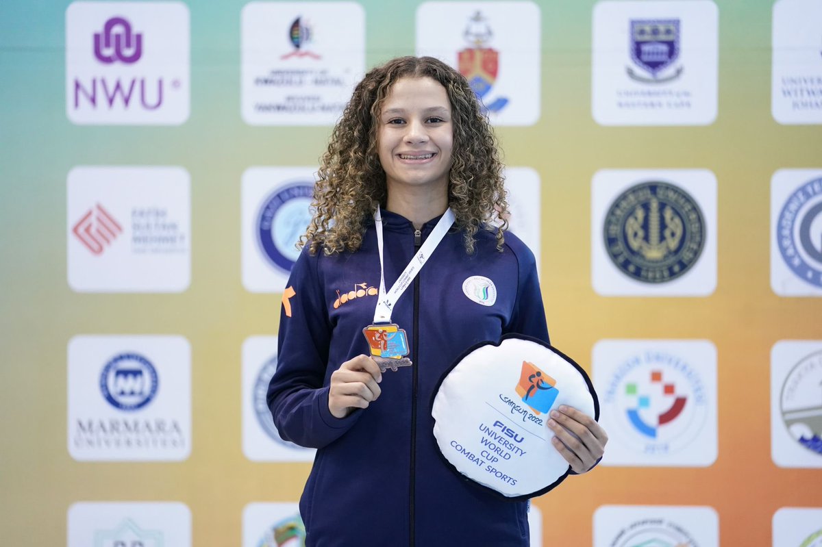 kagitspor's tweet photo. Samsunda yapılan Dünya Üniversiteler Arası Spor Oyunlarında mücadele eden Karatecilerimiz toplamda 8 madalya kazanarak  müsabakalara damgasını vurdu. Sporcu ve hocalarımızı tebrik ediyoruz 👏 https://t.co/xA7ZAJKktr