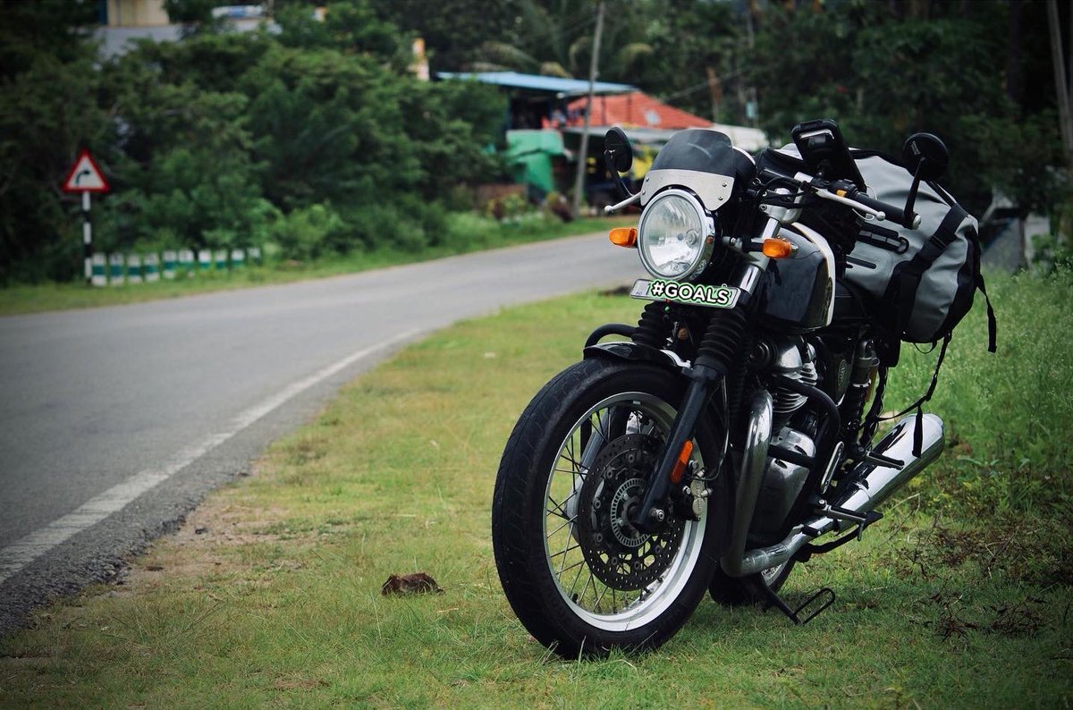TagzhoBeler's tweet photo. Prep in progress⦠#anotherRide #insta360 #kyt #continentalgt #RoyalEnfield https://t.co/QNH2Atdxgc