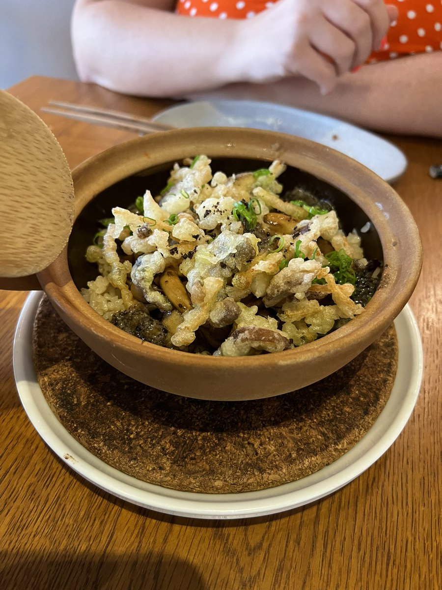 itsliamcollens's tweet photo. Impromptu lunch at REIF Kushiyaki because @finediningmatt seeded the idea a few hours ago with all this talk about @refaiekee (#influenced) Here we are making great decisions. The chicken katsu sando (68), raw hamachi w/ almonds (68) &amp; mushroom clay pot (115) as standout dishes. https://t.co/Li8SnjIcdB