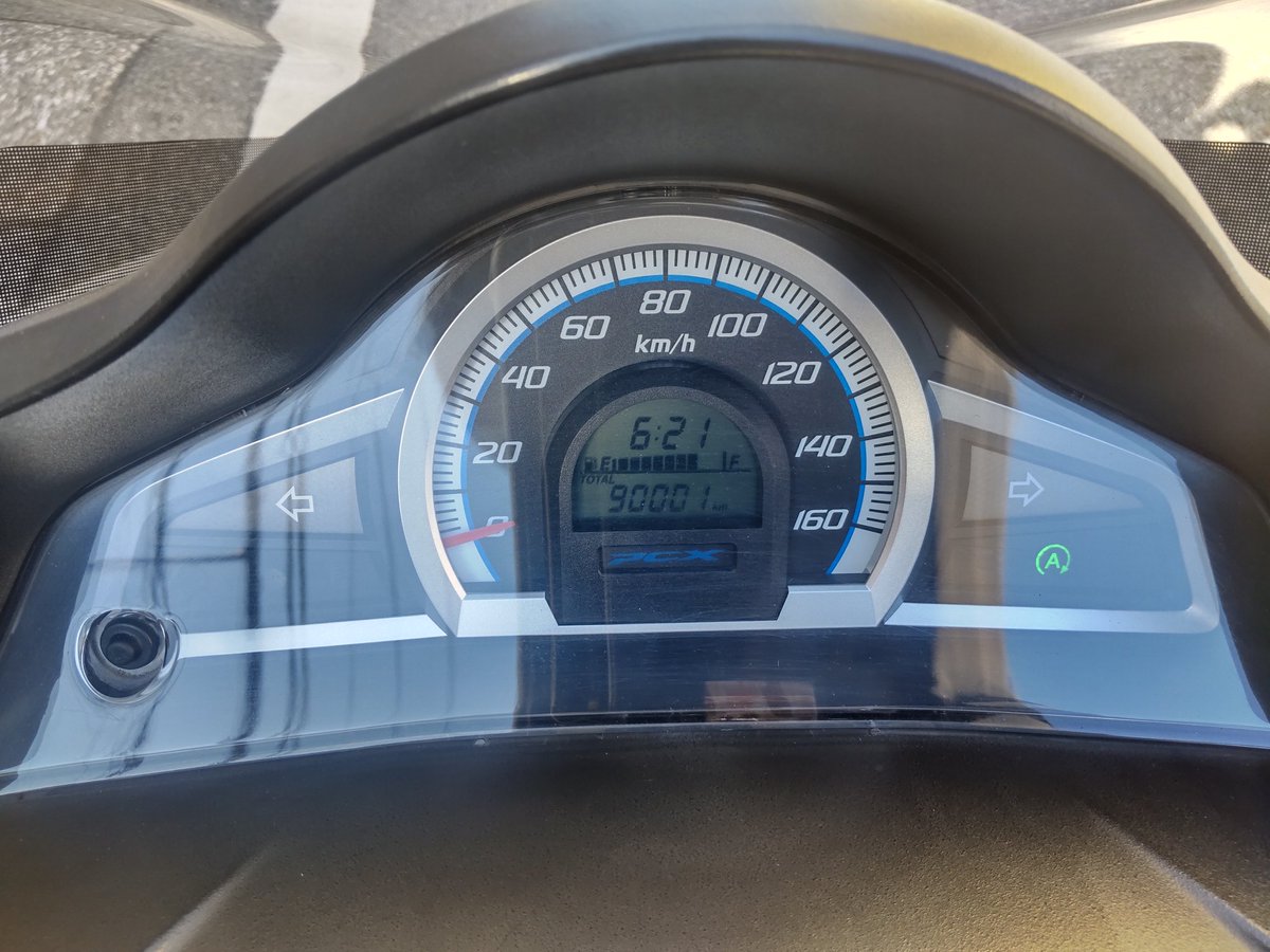 torafugu_rider's tweet photo. 今年に入ってから殆ど乗ってないから、そろそろ90,000kmってところから半年くらい経った模様😅
ここまで乗った個体は初めて。
ここまで来たら100,000kmまでは乗ってみたい😆
#PCX150 #KF18 https://t.co/E0EzjAsnTt