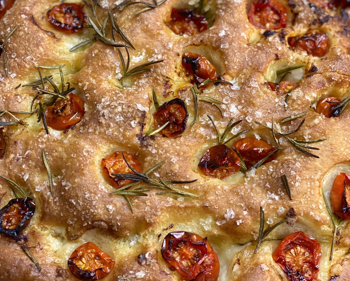 the_whitehart's tweet photo. Did you know we bake all of our own bread? Fresh out of the oven this morning is Attila’s rosemary, vine tomato and sea salt focaccia 😋
Made with tomatoes from our garden and flour from our local mill @WessexMill #FreshBread #Focaccia #Local #ItsInTheDetail https://t.co/u4XGqG2ILP