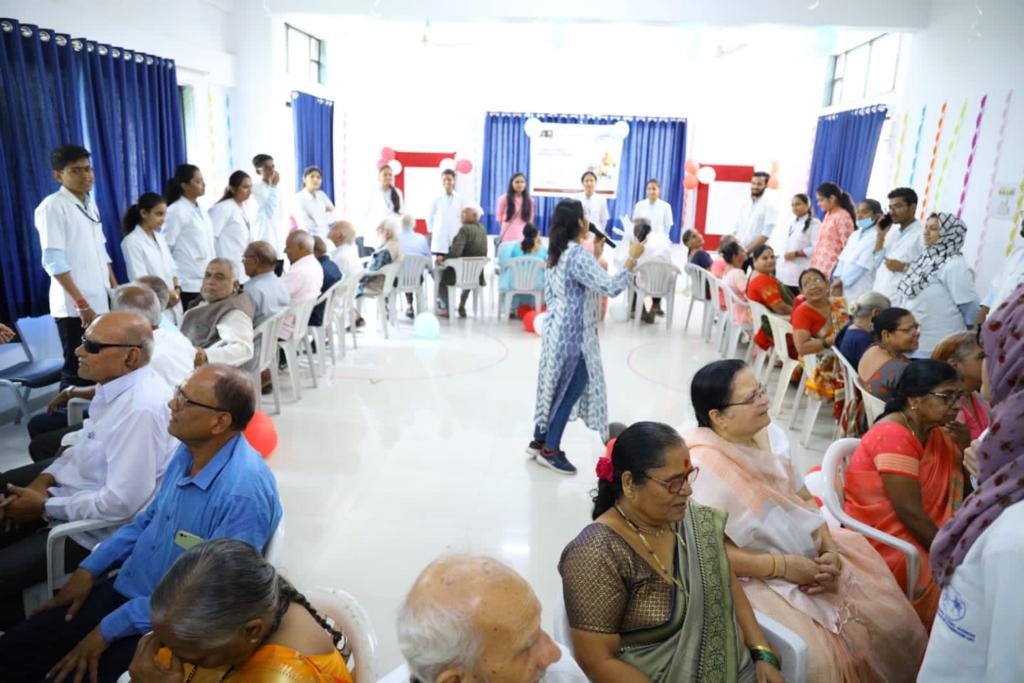 NSS_MGMIOP's tweet photo. Today we celebrated  #InternationalDayOfOlderPersons @NSS_MGMIO idea was to Enhance the  Communication between the Generation. 
The Interaction between Grandparents &amp; Grandchildren @_NSSIndia @MaharashtraNSS @_NSSAwards @YASMinistry @NSSPO_STahakik https://t.co/27QakCCNrM