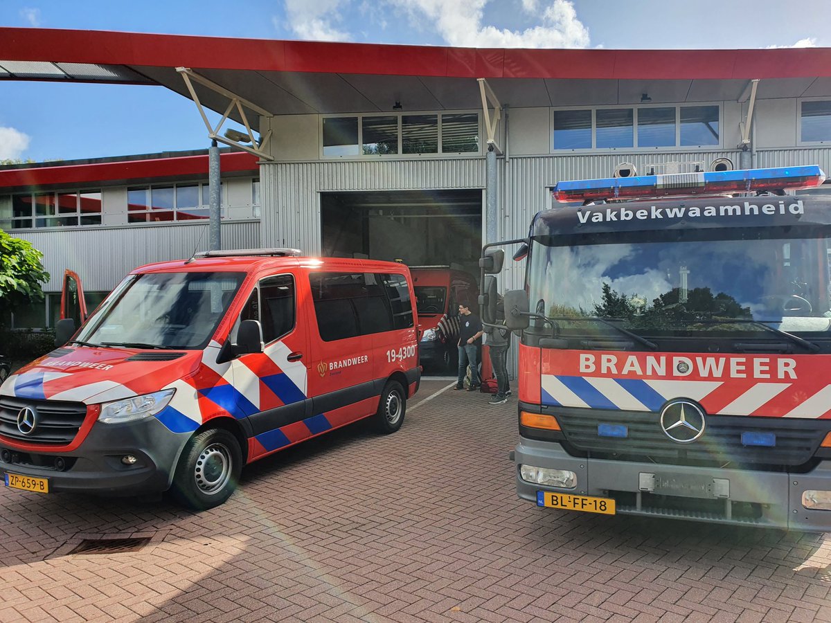 JBRWzeelandGoes's tweet photo. Vandaag Halve finale wedstrijden in Vught. Junioren LD spelen om 13:35 uur en de Aspiranten HD staan op het punt om te vertrekken vanuit Goes! #JBRW #VRZ #Halvefinale https://t.co/6UQlxFxTKc