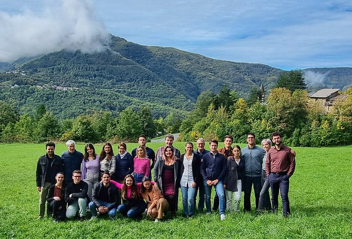 fornerislab's tweet image. Enjoying the yearly @unipv #structuralbiology lab retreat with stimulating scientific discussions and new ideas @DBB_UniPV @nicoll_callum @antodb92 @plvdac     @JuliaDr32945512 @Irene68212358 @D_Carraretto