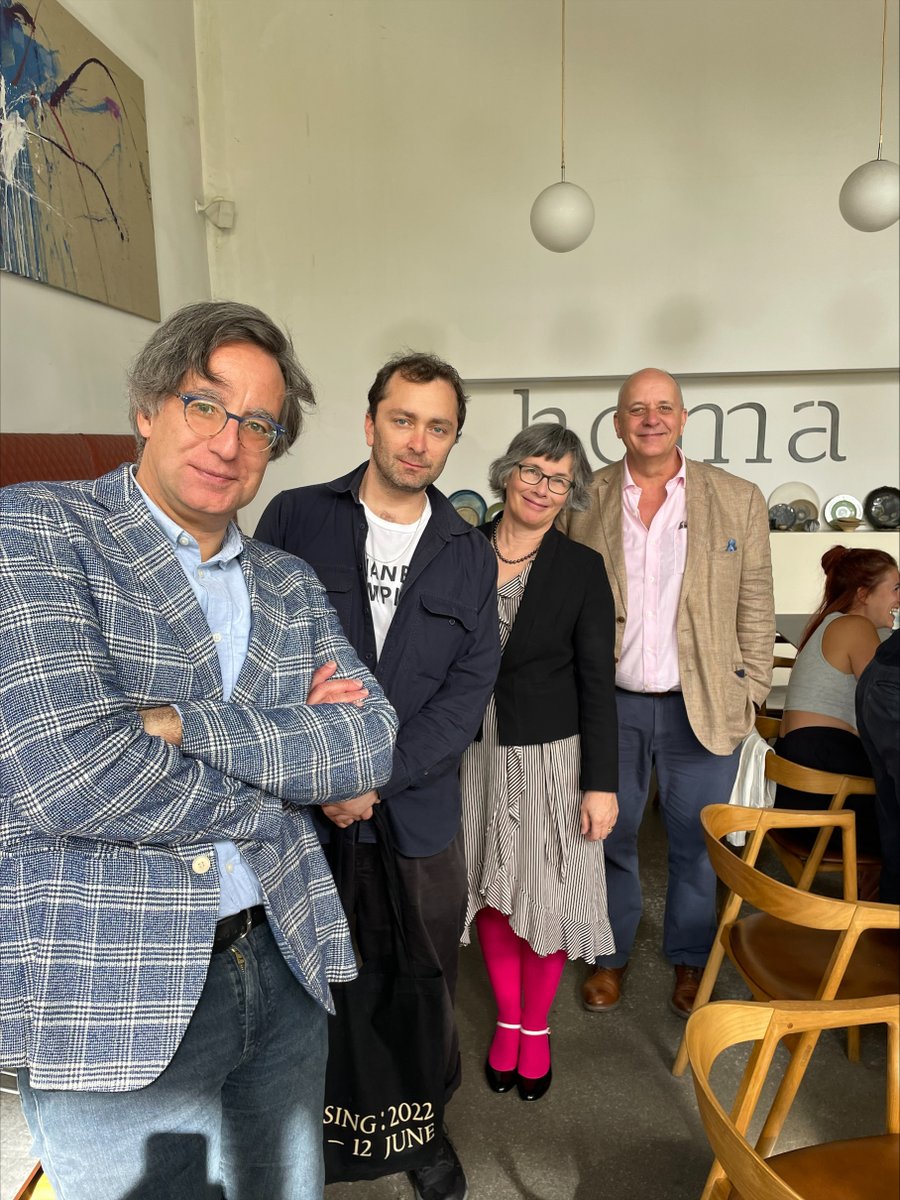 ukinserbia's tweet image. Sinoć se #Beograd sa premijernim izvođenjem predstave LJUBAV @Biteffestival pridružio svetskim pozorišnim centrima.

Ambasadorka 🇬🇧@SianCMacLeod sa autorom @ZeldinAlexander umetničkim direktorom BITEF Ivanom Medenicom i direktorom @rsBritish Piterom Braunom.

#CreativeProducersWB