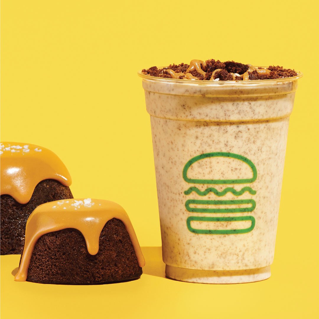 Hey puddin' 😉 We're launching a Sticky Toffee Pudding Shake with @ravneeteats Frozen vanilla custard, @ravneeteats sticky toffee pudding, crumbled sticky toffee pudding, toffee sauce, Maldon Salt. £1 of every Shake sale goes directly to our friends @magicbreky. #shakeshackuk