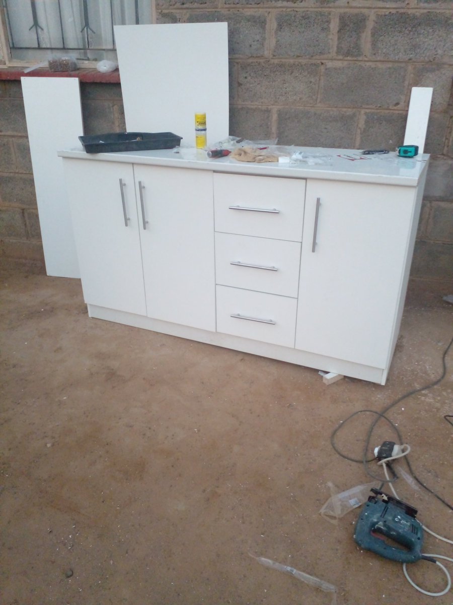 LechesaThuso's tweet photo. Tv stand 1800
Base 2500
#Lstwitter https://t.co/RqePH3NPu3