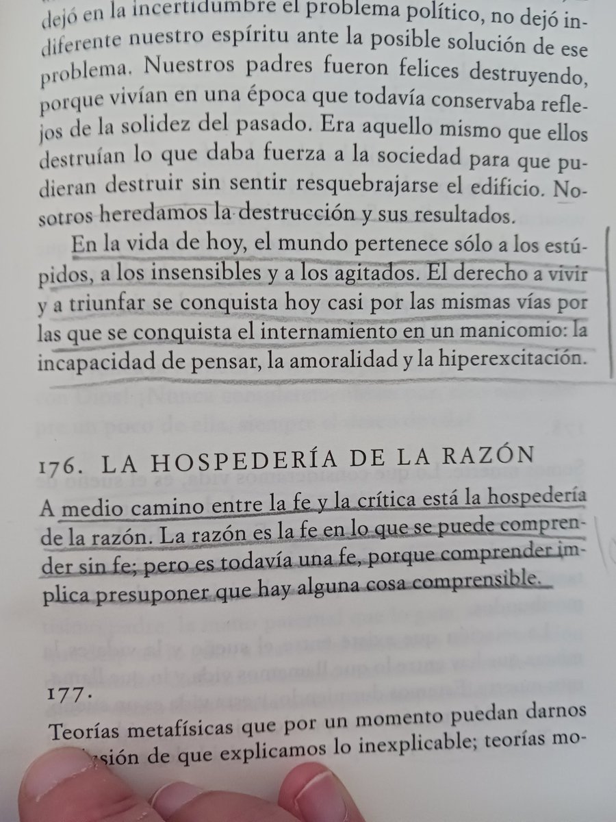 Subdesidia's tweet image. "libro del desasosiego" Fernando Pessoa