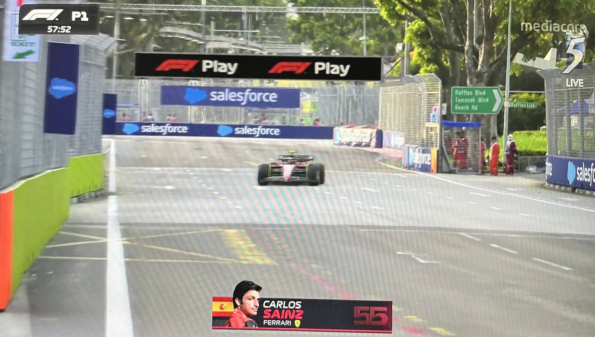 linayongln's tweet photo. Great to see #SingaporeGP back in #Singapore again! @salesforce https://t.co/QtfQvHiyyF