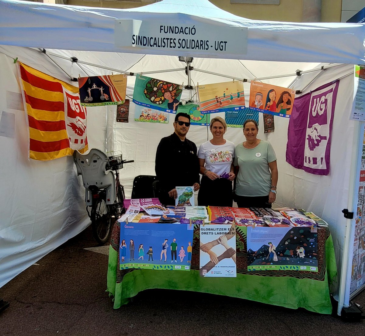 ugtvallesocc's tweet photo. Un any mes participant amb @sindicalistes al #mesclat2022 @Aj_Sabadell. Aquest any sota el lema “Sabadell, compromesa amb el món”, i amb l'objectiu de reivindicar els valors de la diversitat i la convivència.
@RMB_UGTcat @ugtcatalunya @ugtficat @FeSMC_ugt_cat @UGT_SP_CAT https://t.co/LZY2sJpTWY