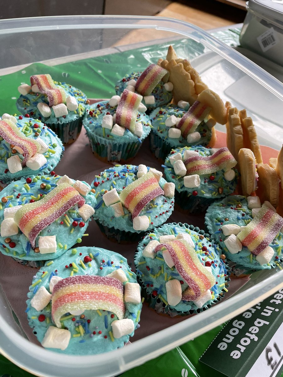 emilynicholas_'s tweet photo. Another successful @macmillancancer Bake Sale, raising over £250! 🎉 A big thank you to all students and staff who came to support 👏🏼 #rbafamily #MacmillanCoffeeMorning @RBAcad https://t.co/X2p4z6NXxD