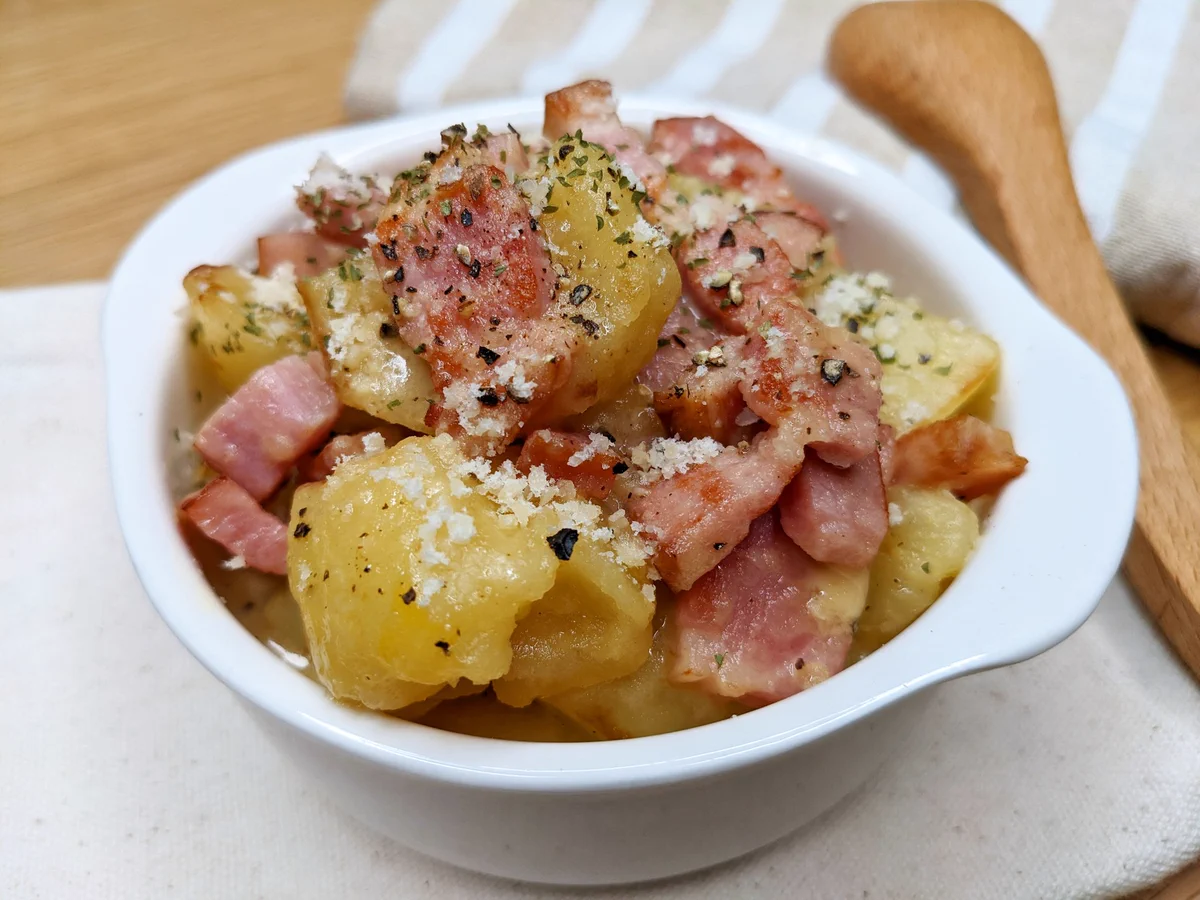 まろやかさもプラス！お手軽「カルボナーラジャーマンポテト」。