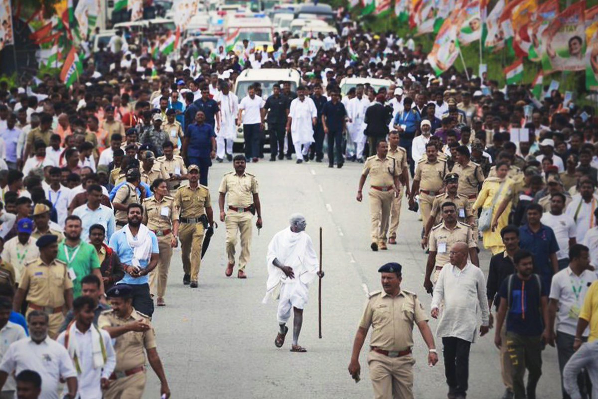 बापू के कदमों पर चलती भारत जोड़ो यात्रा। #BharatJodoYatra