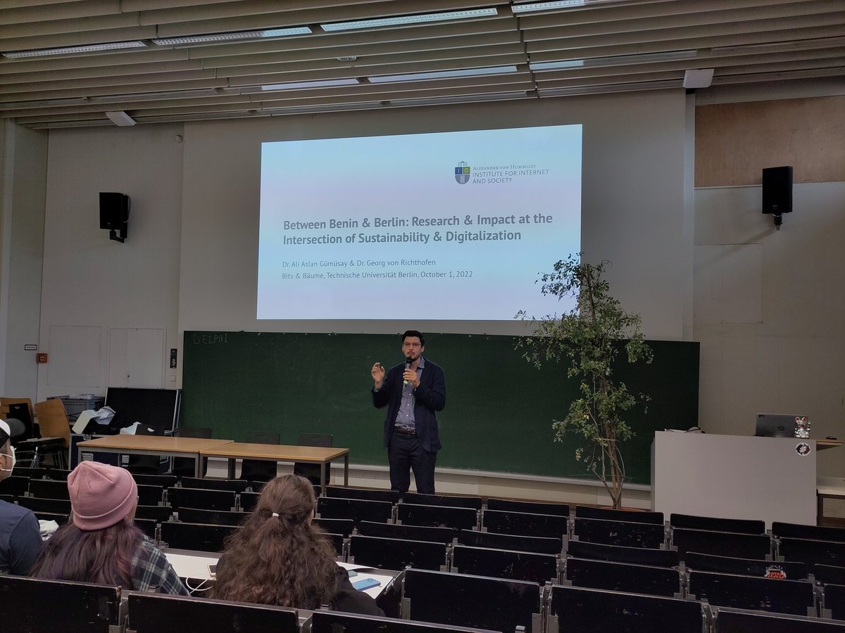 Today listening to my former <a href="/hiig_berlin/">HIIG Berlin</a> colleagues at #BitsundBaeume22 😀