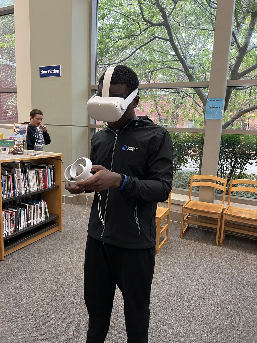 pduncan12's tweet photo. My AP Human Geography students had a great day in the library working in stations. They loved traveling to India and Antarctica with the Oculus! Thanks to Paul Smartschan who was wonderful to collaborate with!
@phslibt @PowhatanHS @PowhatanSchools https://t.co/WbUjVIhVFP
