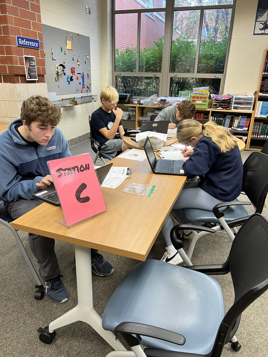 pduncan12's tweet photo. My AP Human Geography students had a great day in the library working in stations. They loved traveling to India and Antarctica with the Oculus! Thanks to Paul Smartschan who was wonderful to collaborate with!
@phslibt @PowhatanHS @PowhatanSchools https://t.co/WbUjVIhVFP