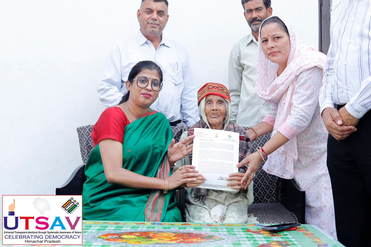 SDMUna44's tweet photo. #UTSAV Appreciation Certificates given by SDM Una Dr.Nidhi Patel(IAS) to centenarians for AC-44(UNA) https://t.co/L6HQTiH4a2