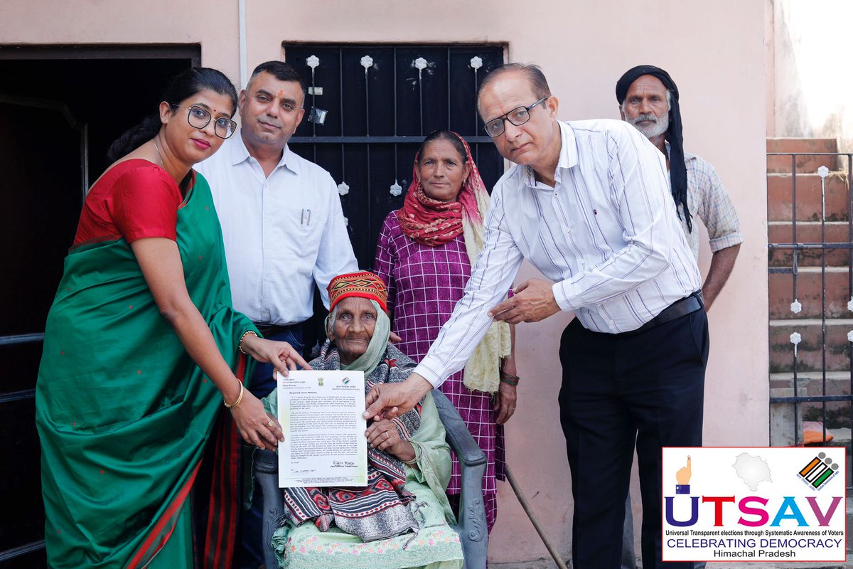 SDMUna44's tweet photo. #UTSAV Appreciation Certificates given by SDM Una Dr.Nidhi Patel(IAS) to centenarians for AC-44(UNA) https://t.co/L6HQTiH4a2